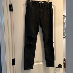 Hidden Black Capri Jeans